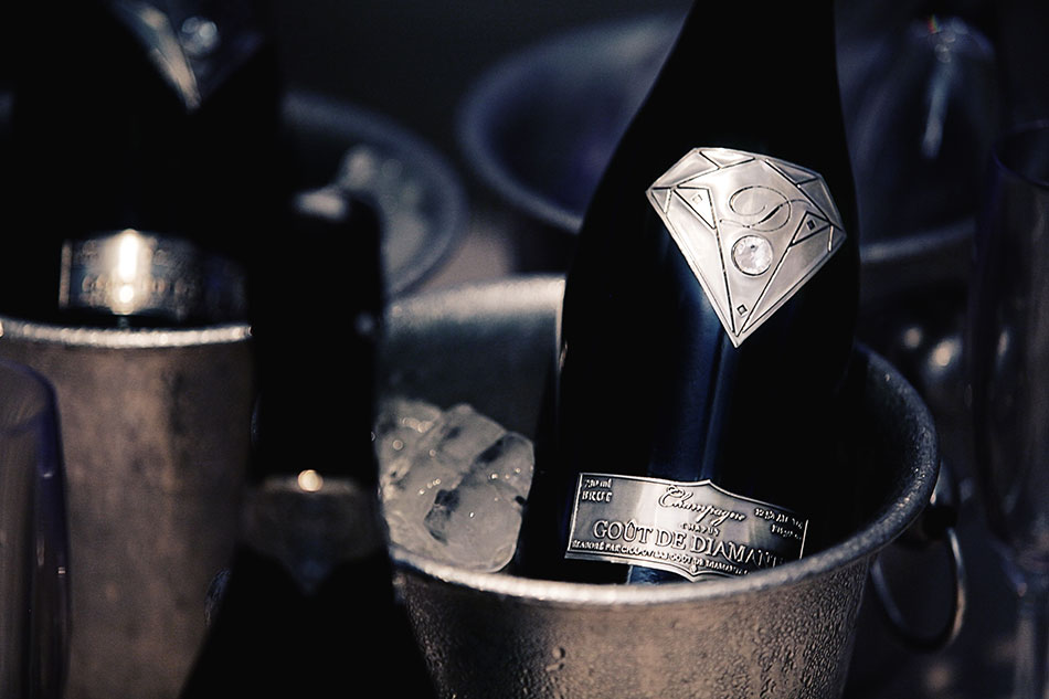 le-vingt-deux-champagne-bouteille-de-champagne-la-plus-chere-au-monde-gout-de-diamants