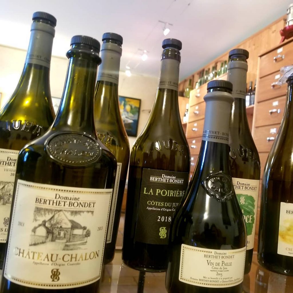 Différents vins du Jura (vin de paille, Château-Chalon, côtes du Jura)
